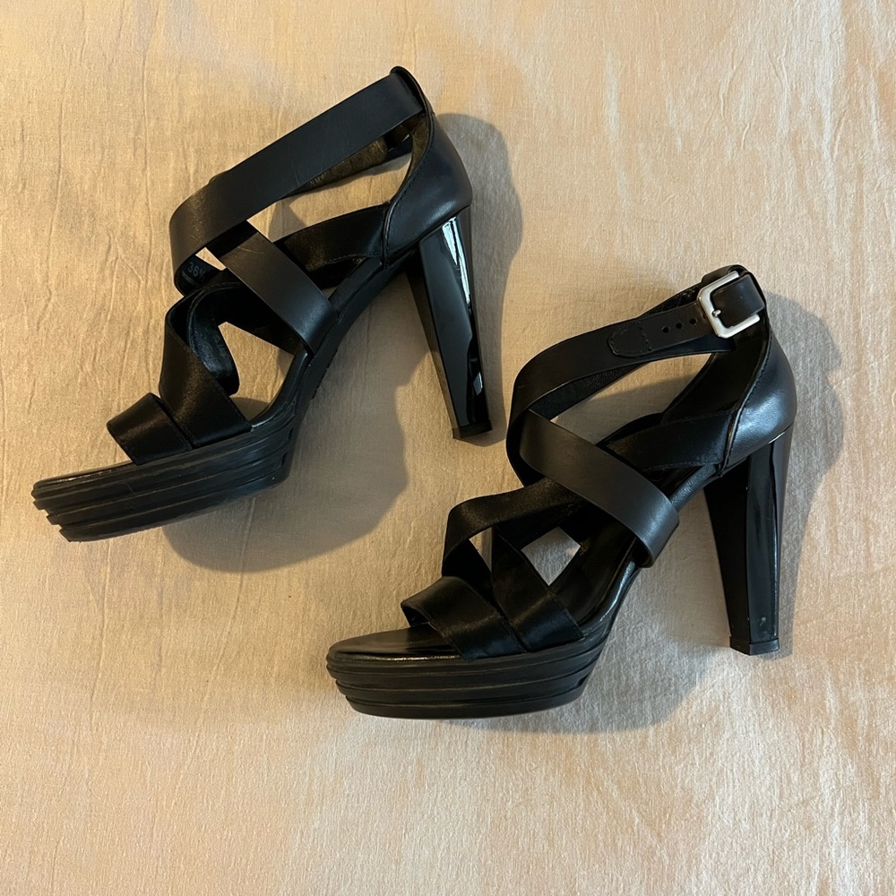 Hogan black platform sandals. Made in Italy. Excellent condition. Barely worn